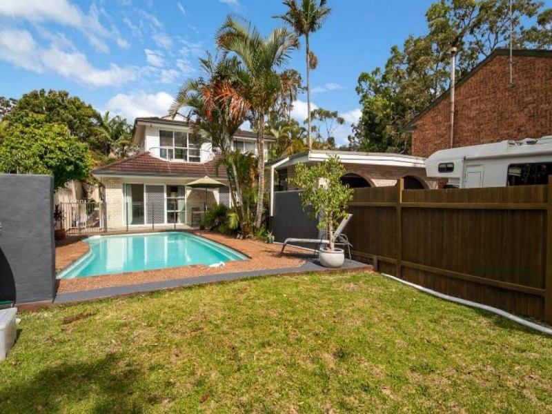 No 3 Gordon Avenue, Summerland Point NSW 2259