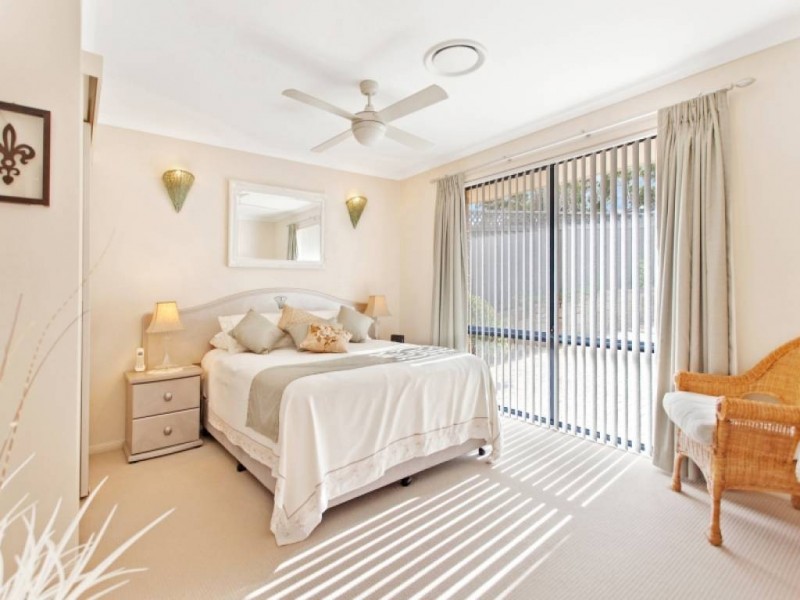 No 13 Mariner Cl, Summerland Point NSW 2259