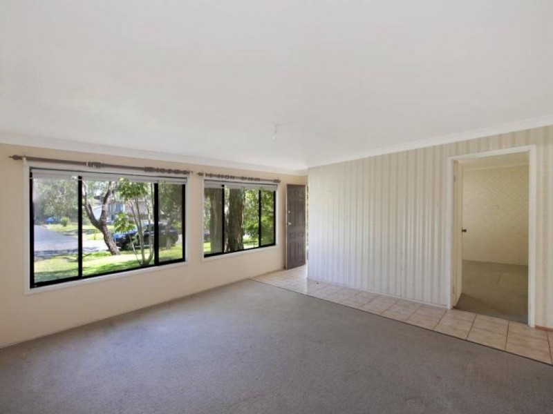 124 Cams Blvd, Summerland Point NSW 2259