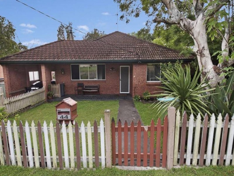 44 Yeramba Rd, Summerland Point NSW 2259