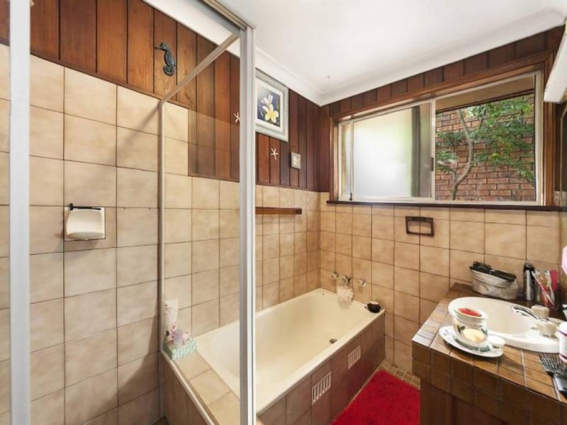 44 Yeramba Rd, Summerland Point NSW 2259
