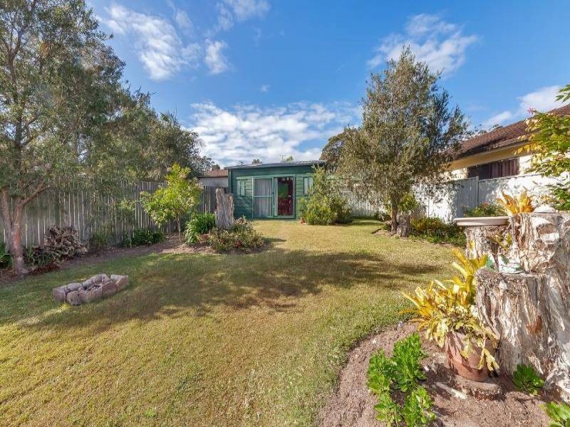1 Kapala Avenue, Summerland Point NSW 2259