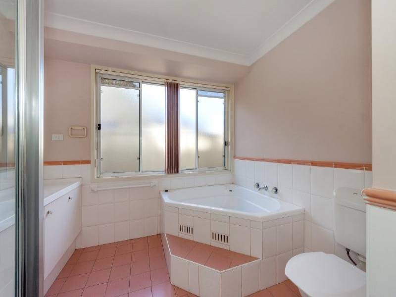 30 Anchorage Circle, Summerland Point NSW 2259