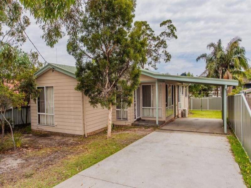 13 Ulooloo Rd, Gwandalan NSW 2259