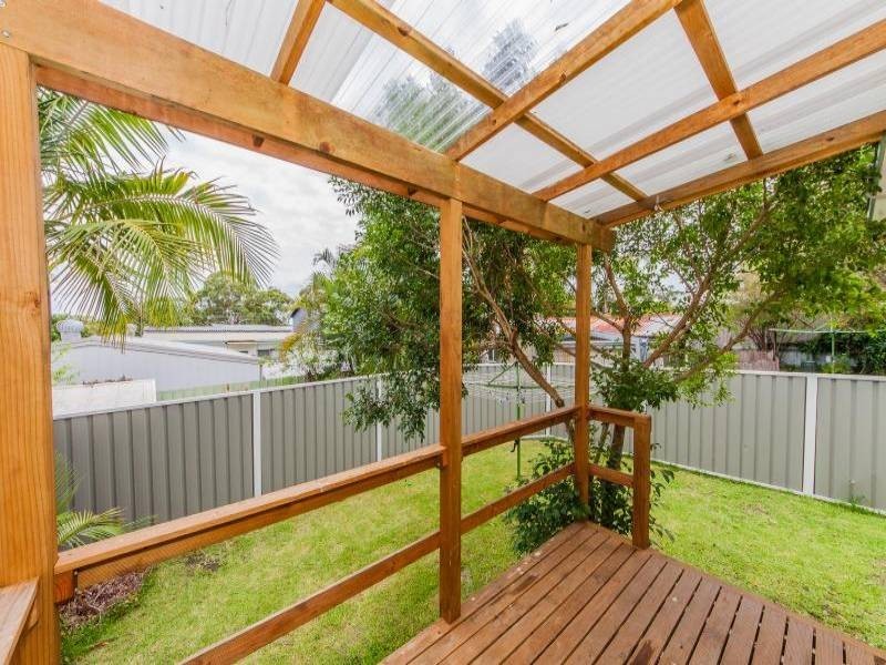 13 Ulooloo Rd, Gwandalan NSW 2259