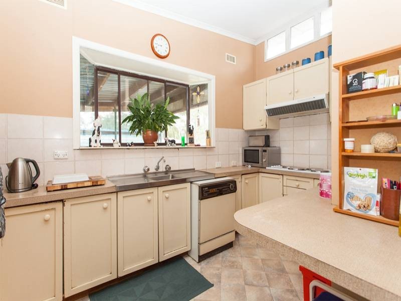 2 Ulooloo Road, Gwandalan NSW 2259