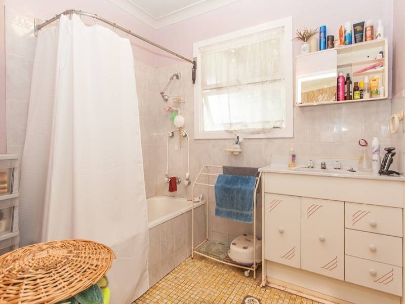 2 Ulooloo Road, Gwandalan NSW 2259