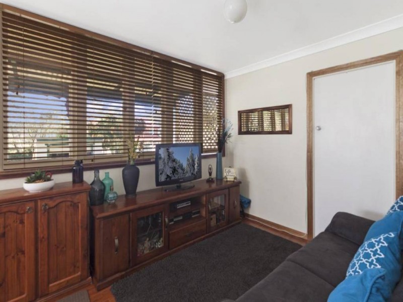 No 56 Winbin Crescent, Gwandalan NSW 2259