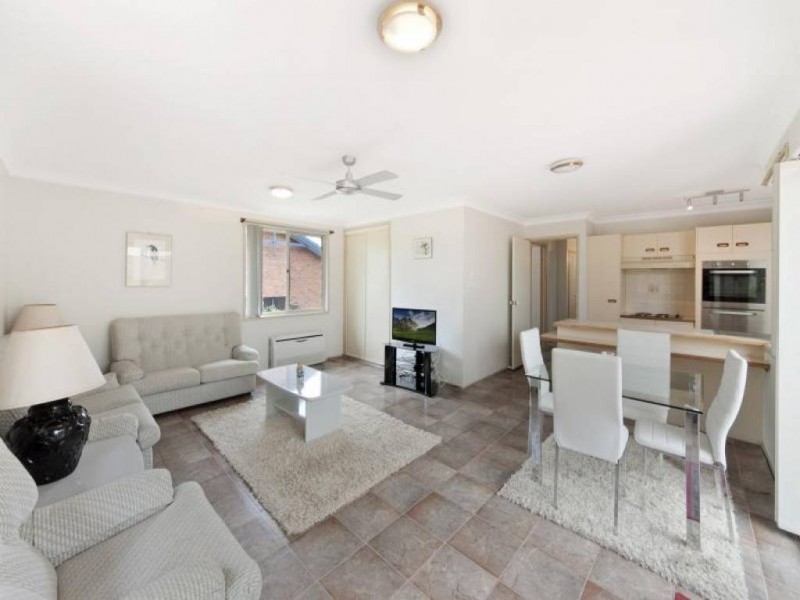 17 Yeramba Rd, Summerland Point NSW 2259