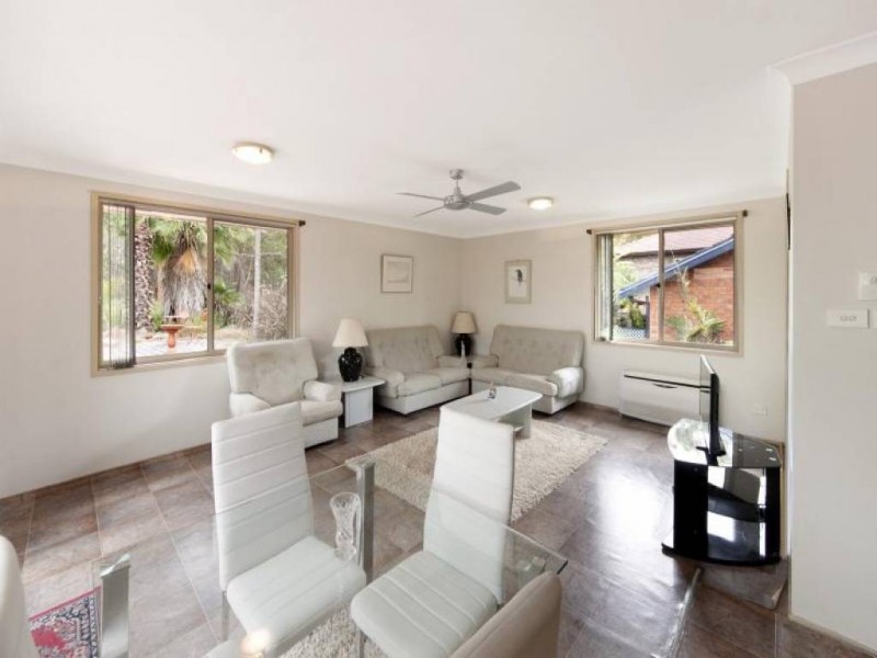 17 Yeramba Rd, Summerland Point NSW 2259