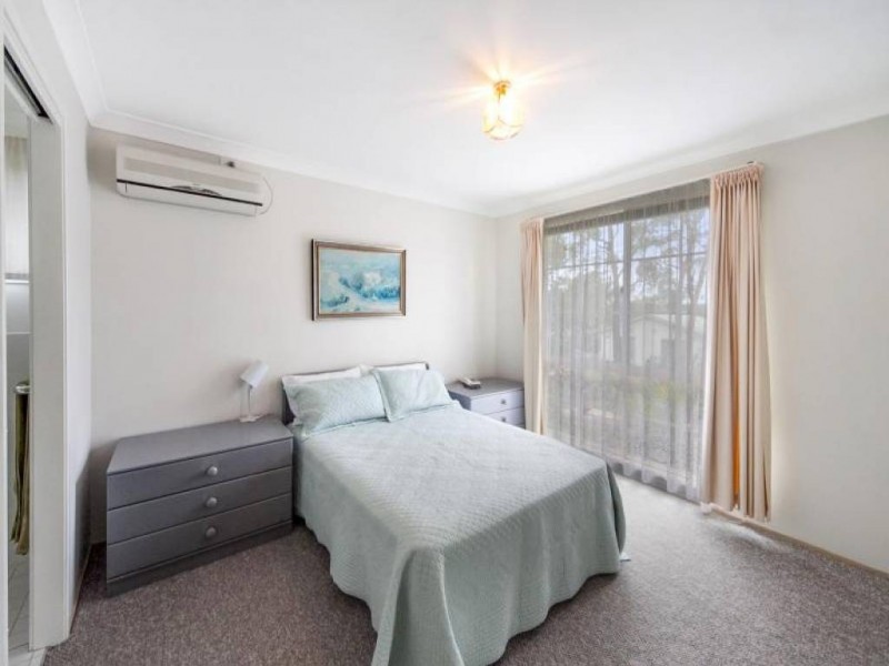 17 Yeramba Rd, Summerland Point NSW 2259