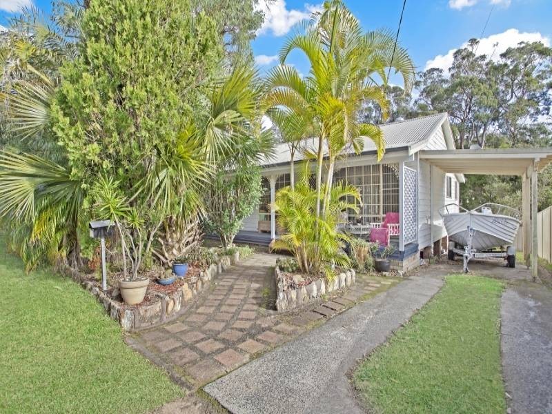 17 Pinaroo Rd, Gwandalan NSW 2259