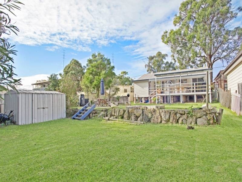 17 Pinaroo Rd, Gwandalan NSW 2259