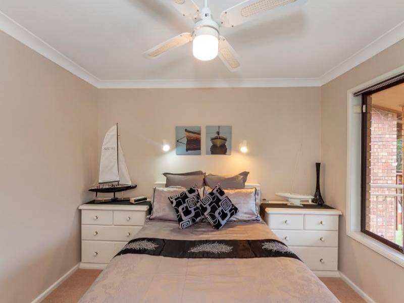 15 Gordon Avenue, Summerland Point NSW 2259