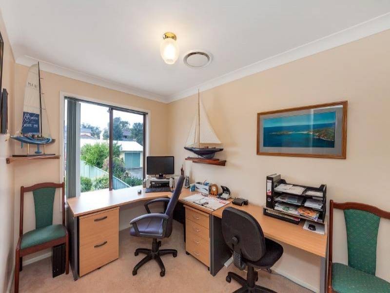 15 Gordon Avenue, Summerland Point NSW 2259