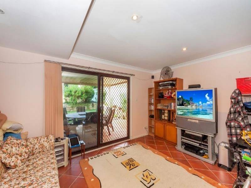15 Gordon Avenue, Summerland Point NSW 2259