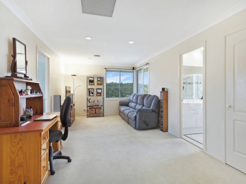 4 Watanga Cr, Wyee Point NSW 2259