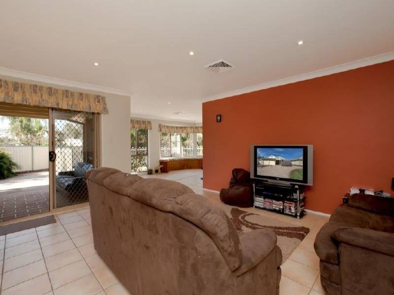 11 Bell  Brae Avenue, Gwandalan NSW 2259