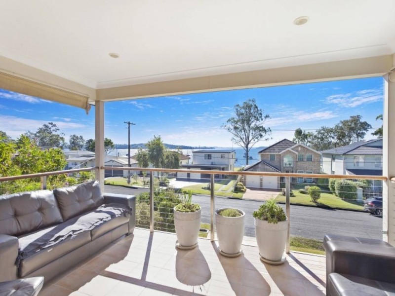 10 Kullaroo Rd, Summerland Point NSW 2259