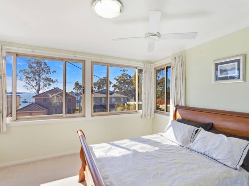 10 Kullaroo Rd, Summerland Point NSW 2259