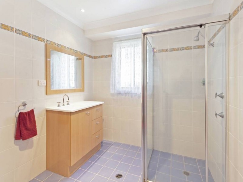 10 Kullaroo Rd, Summerland Point NSW 2259