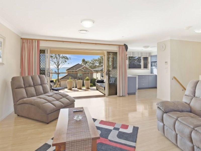 10 Kullaroo Rd, Summerland Point NSW 2259