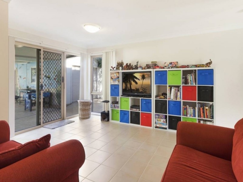 10 Kullaroo Rd, Summerland Point NSW 2259