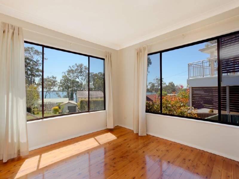 64 Kullaroo Road, Summerland Point NSW 2259