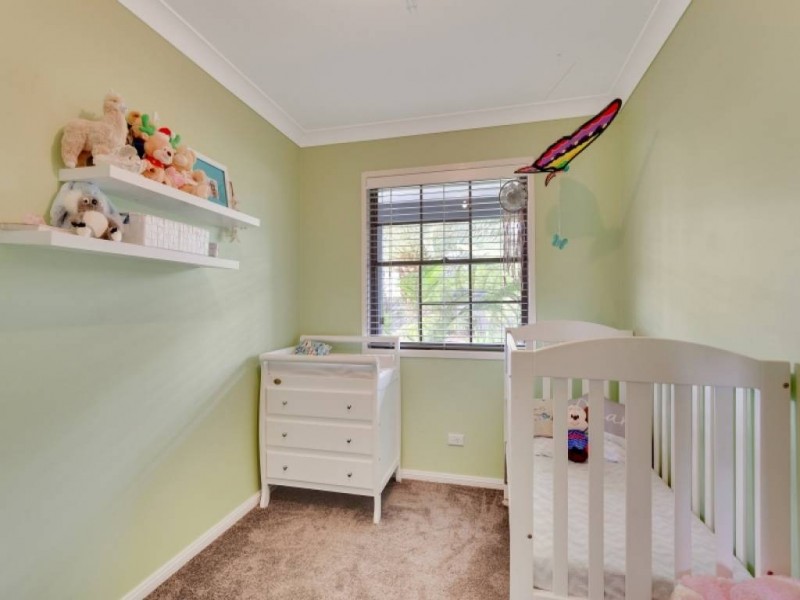 49 Leumeah Ave, Chain Valley Bay NSW 2259