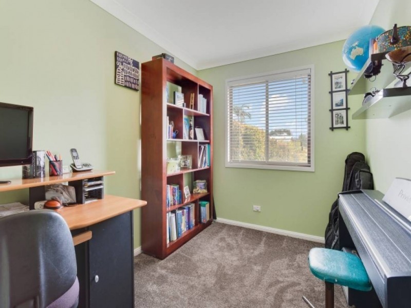 49 Leumeah Ave, Chain Valley Bay NSW 2259