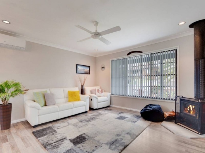 49 Leumeah Ave, Chain Valley Bay NSW 2259