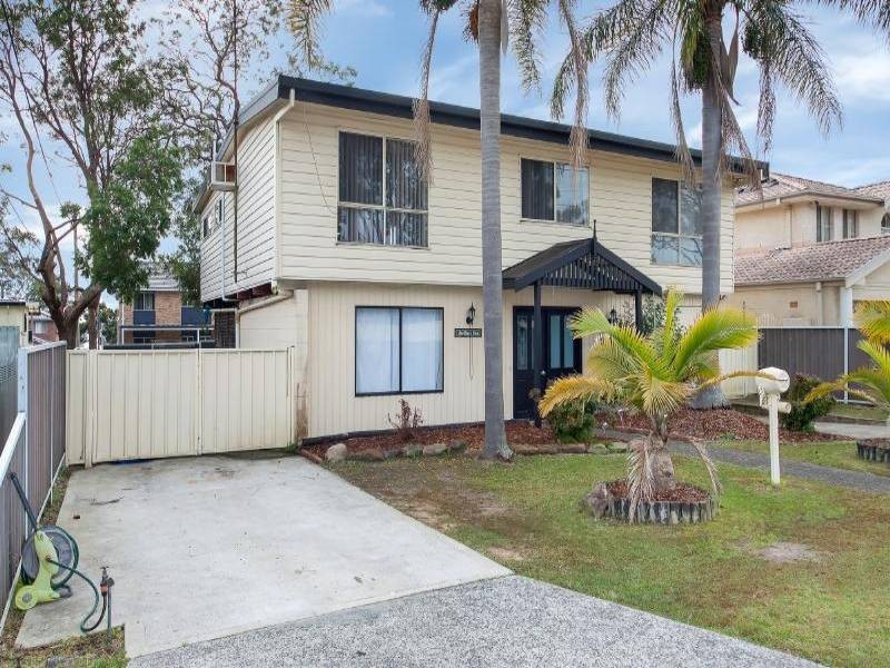 No 61 Cams Boulevarde, Summerland Point NSW 2259