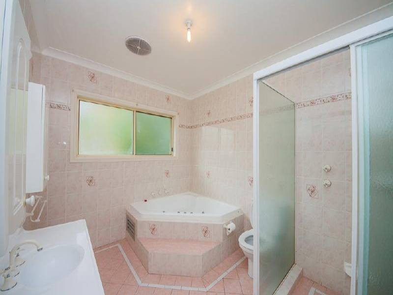 75 Winbin Cres, Gwandalan NSW 2259