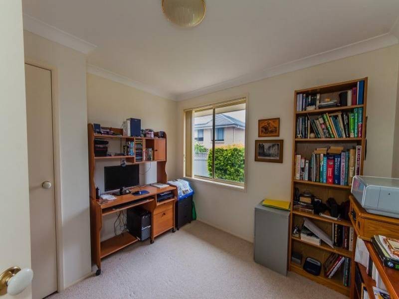 11 Mariner Close, Summerland Point NSW 2259