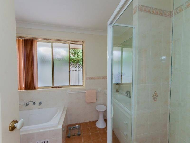 11 Mariner Close, Summerland Point NSW 2259