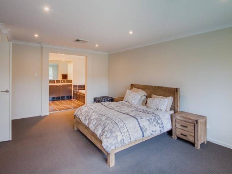 22 Anchorage Circle, Summerland Point NSW 2259