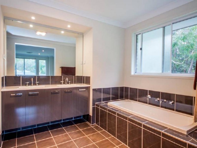 22 Anchorage Circle, Summerland Point NSW 2259