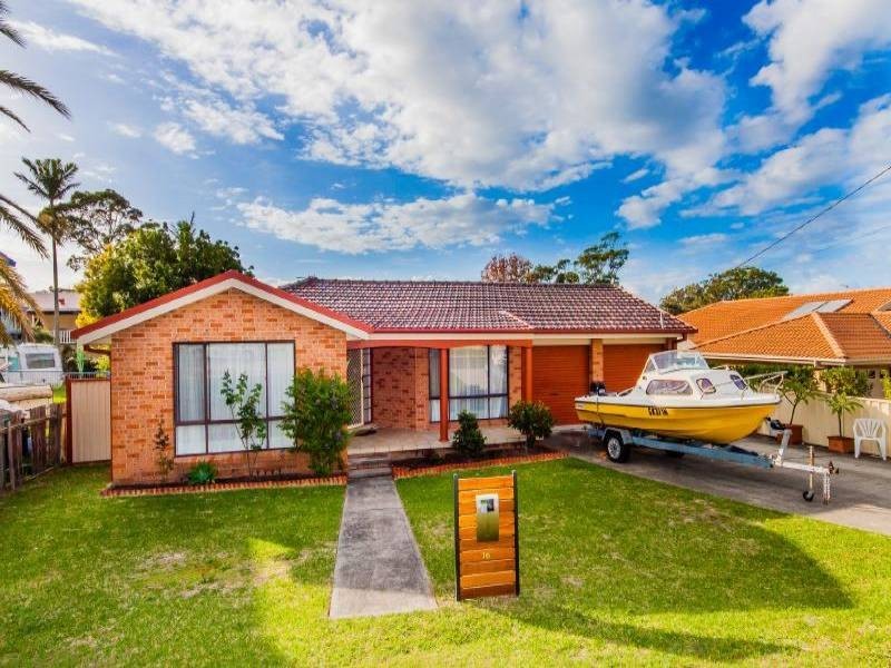 No 16 Quinalup Street, Gwandalan NSW 2259