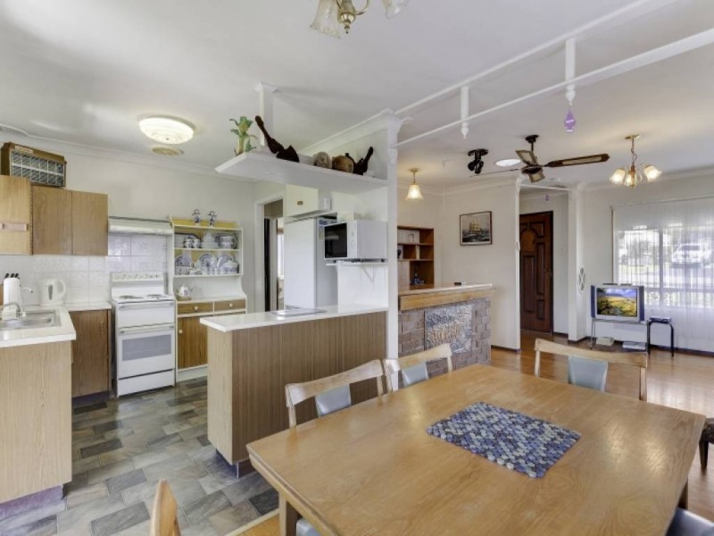 16 Rakumba Rd, Gwandalan NSW 2259