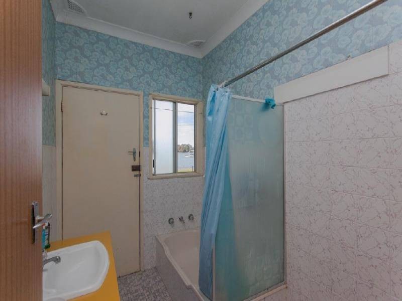 27 Kullaroo Road, Summerland Point NSW 2259