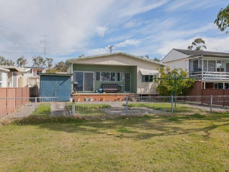 27 Kullaroo Road, Summerland Point NSW 2259