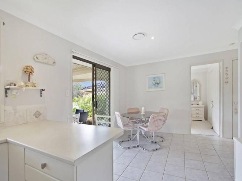 5 Anchorage Circle, Summerland Point NSW 2259