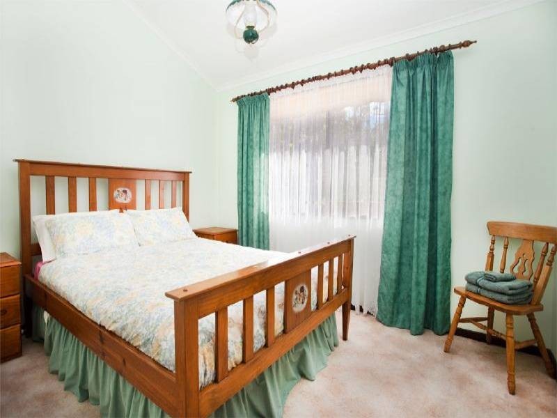 1 Moonah Place, Gwandalan NSW 2259