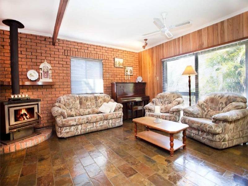 1 Moonah Place, Gwandalan NSW 2259