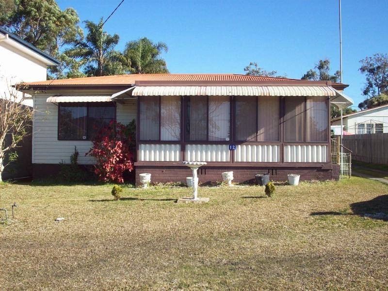 12 Kullaroo Rd, Summerland Point NSW 2259