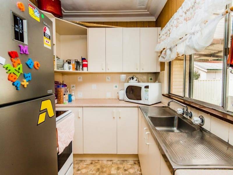 12 Kullaroo Rd, Summerland Point NSW 2259