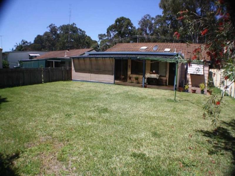 Mannering Park NSW 2259
