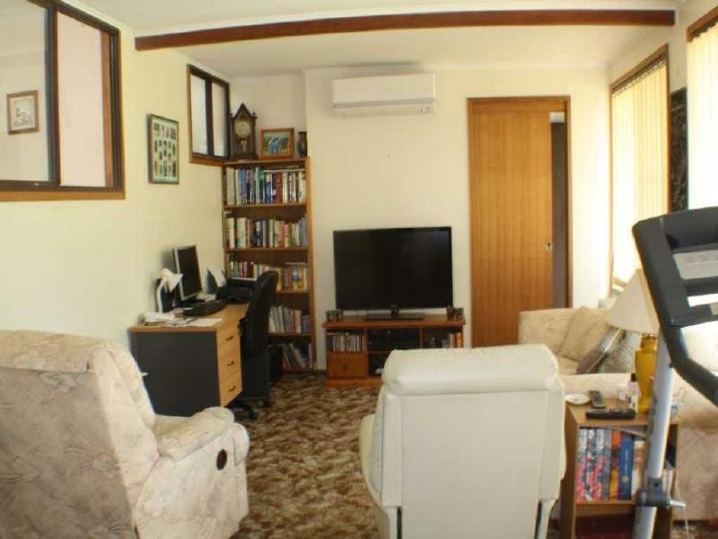 Mannering Park NSW 2259