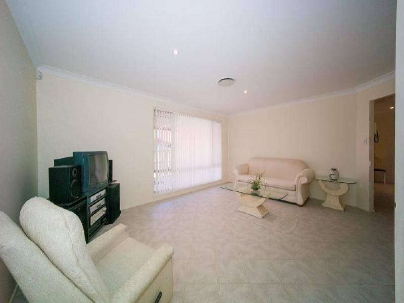 2 Mistral Close, Gwandalan NSW 2259