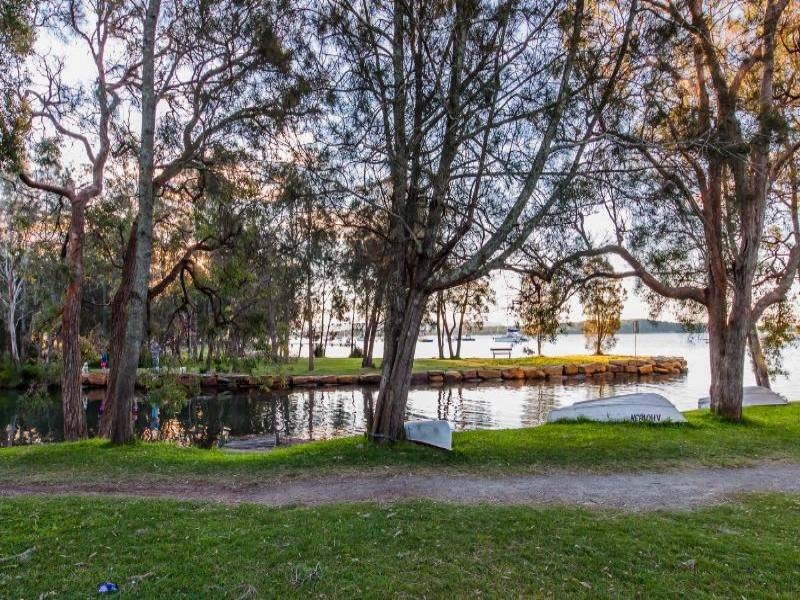 No 28 Ginganup Street, Summerland Point NSW 2259